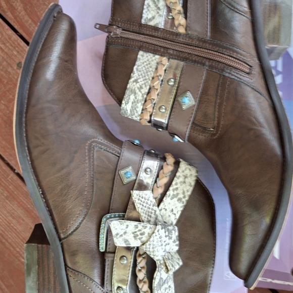 Mirand Lambert Brown Western Edgy Boho Ankle Boots Booties Size 9 - Picture 2 of 4